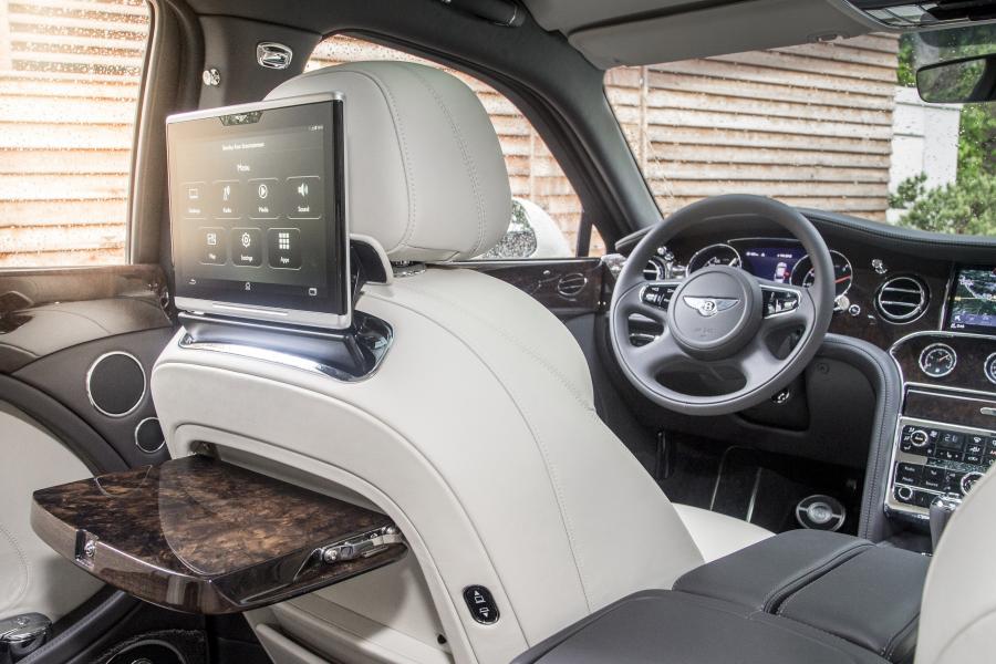 Интерьер Bentley Mulsanne 2016 года  (фото 15 из 33)